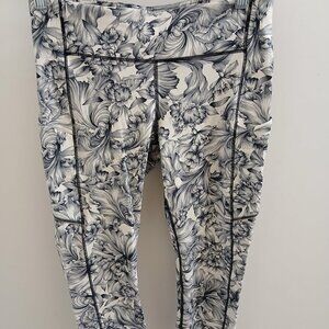 Lululemon Speed Up Crop *21" Light Garden White Black